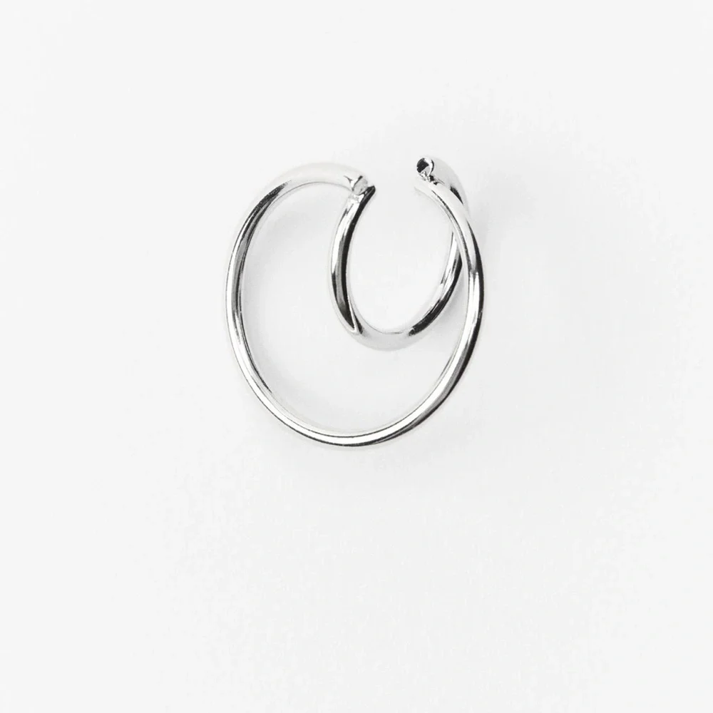 ✨SALE✨ZARA PACK OF EAR CUFFS
✨SALE✨ - Picture 7 of 9